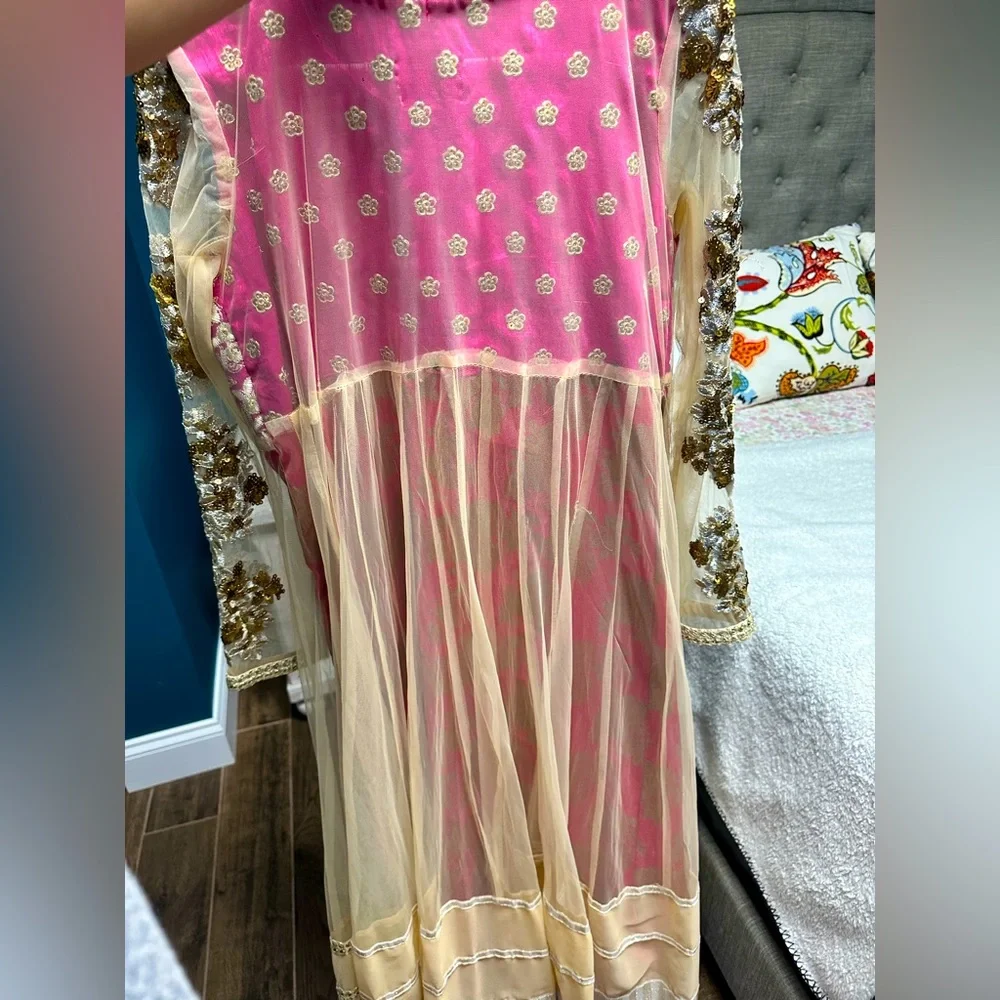 Brand new Pakistani dress with pink dupatta Large frock style - Picture 5 of 5